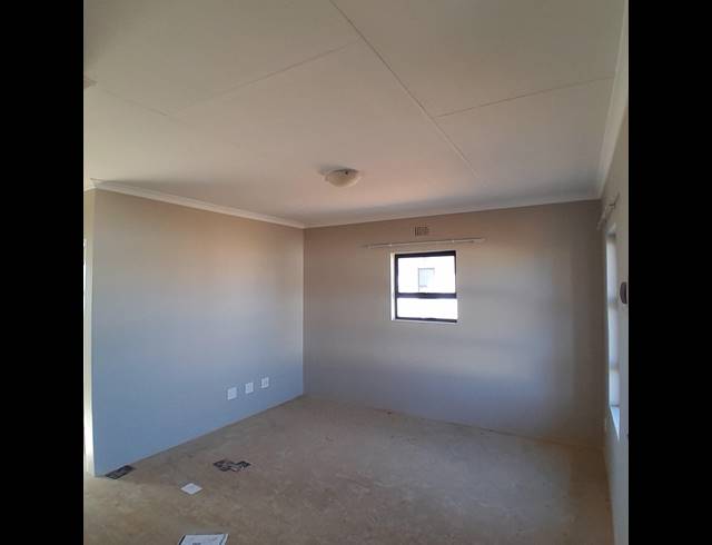 2 BEDROOM FREEHOLD FOR SALE IN NEW MODDER